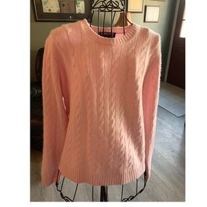 Women’s pink cashmere sweater
